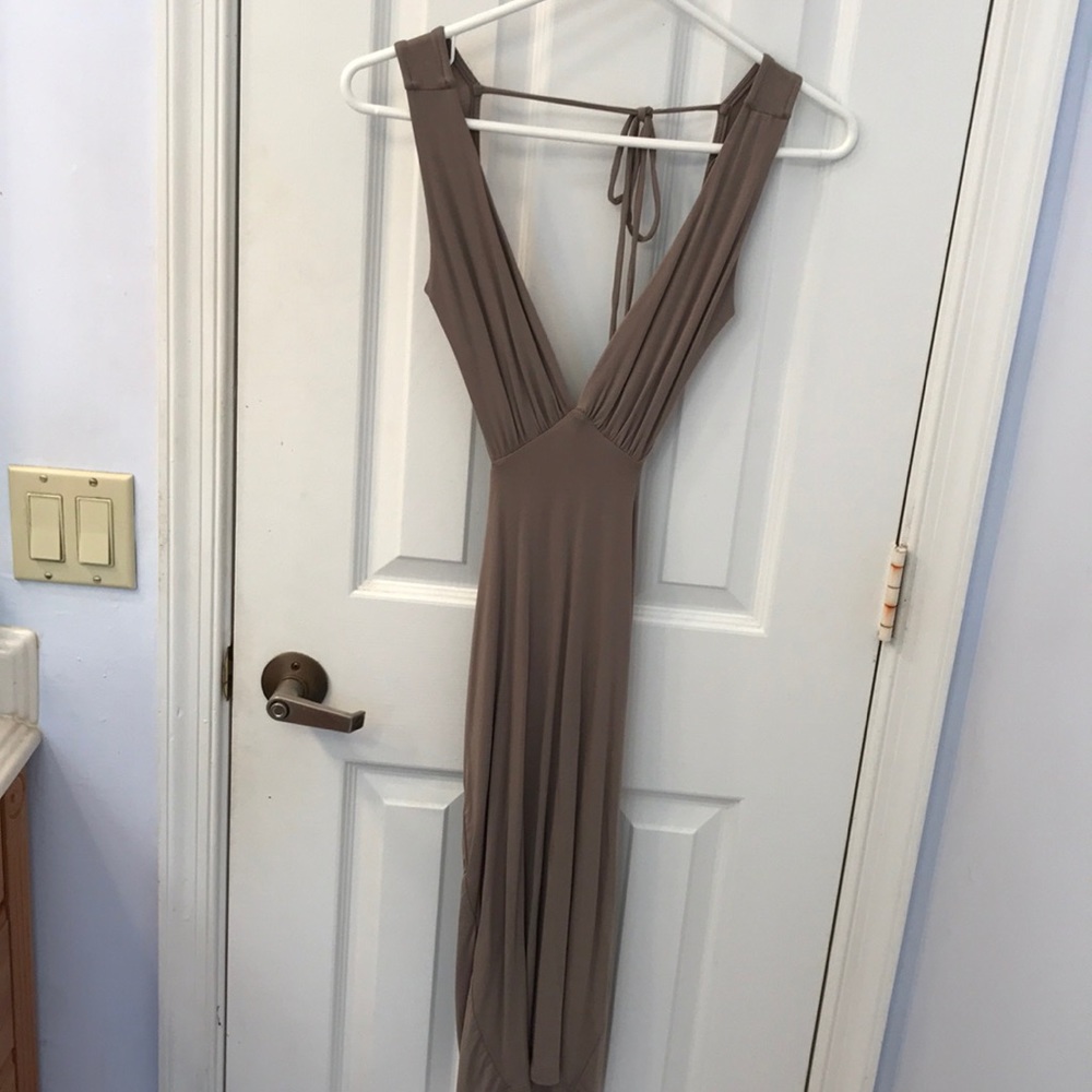 •Taupe backless dress•